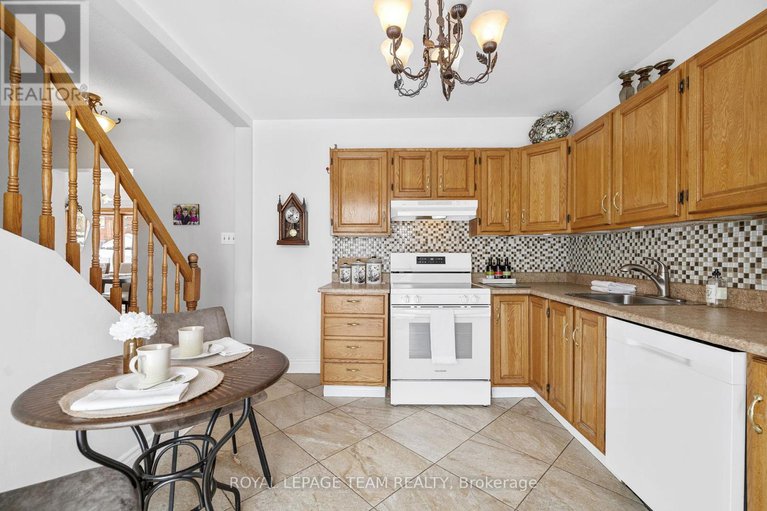 28500316/1357-thames-street/carlington/ottawa/ontario/K1Z7N3_16