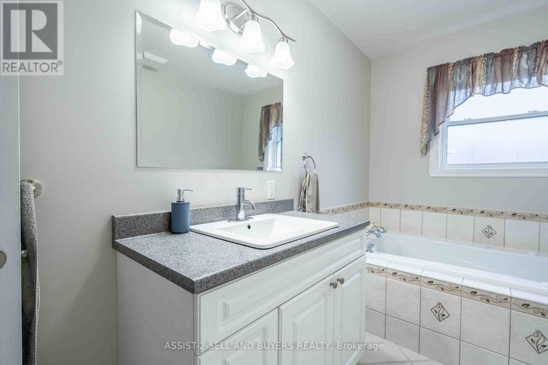 28395407/18267-samuel-drive-s/south-glengarry-charlottenburgh-twp/south-glengarry/ontario/K6H7J1_9