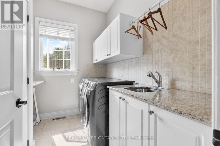 29375291/525-tullamore-street/riverside-south/ottawa/ontario/K1X0A2_35