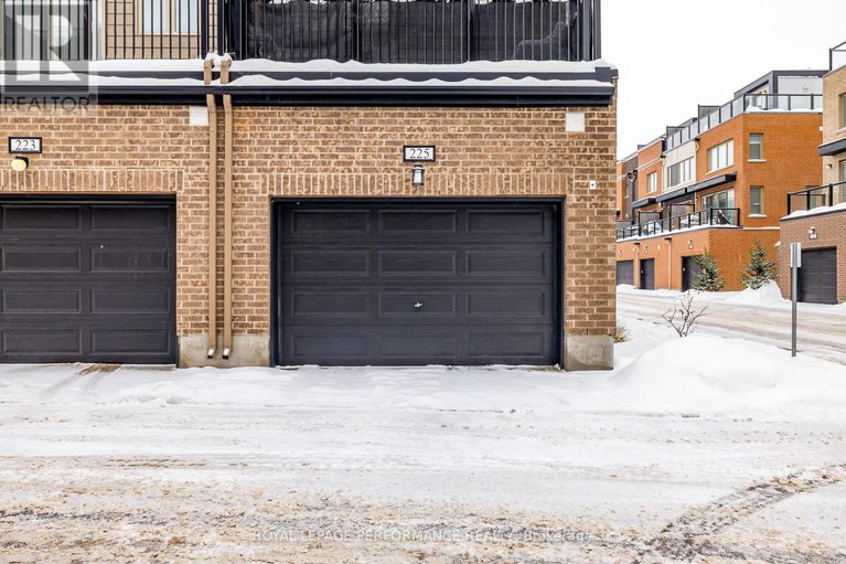 29270056/225-makadewa-private-w/cfb-rockcliffe-and-area/ottawa/ontario/K1K0P2_38