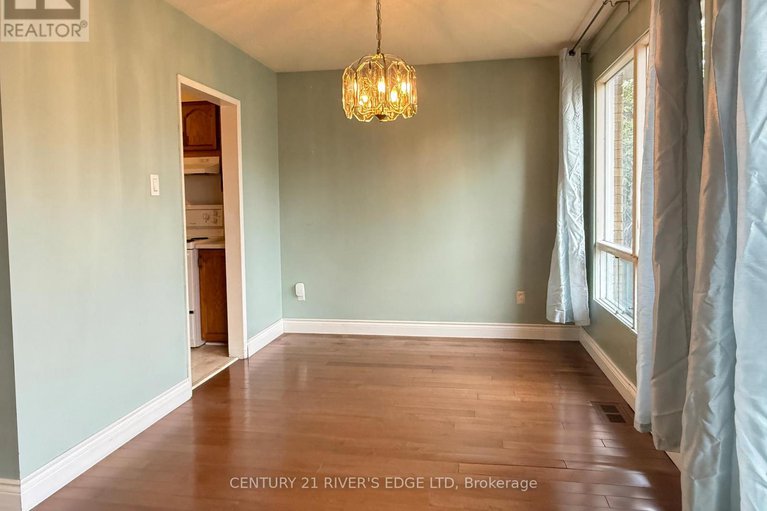 29085138/2527-needham-crescent/brookfield-gardens/ottawa/ontario/K1V6K1_11