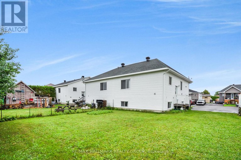 28598494/1013-jacynthe-street/hawkesbury/hawkesbury/ontario/K6A3V9_5
