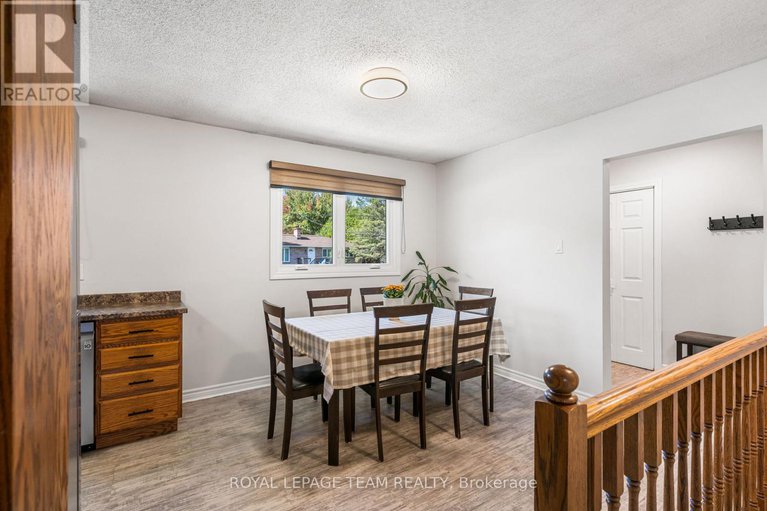 29023588/6521-jack-pine-crescent/greely/ottawa/ontario/K4P1E1_13