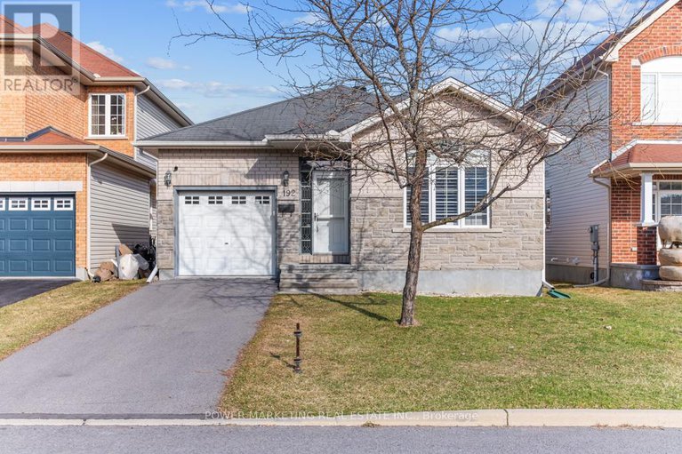 29407948/192-felicity-crescent/mer-bleuebradley-estatesanderson-park/ottawa/ontario/K1W0C2_1