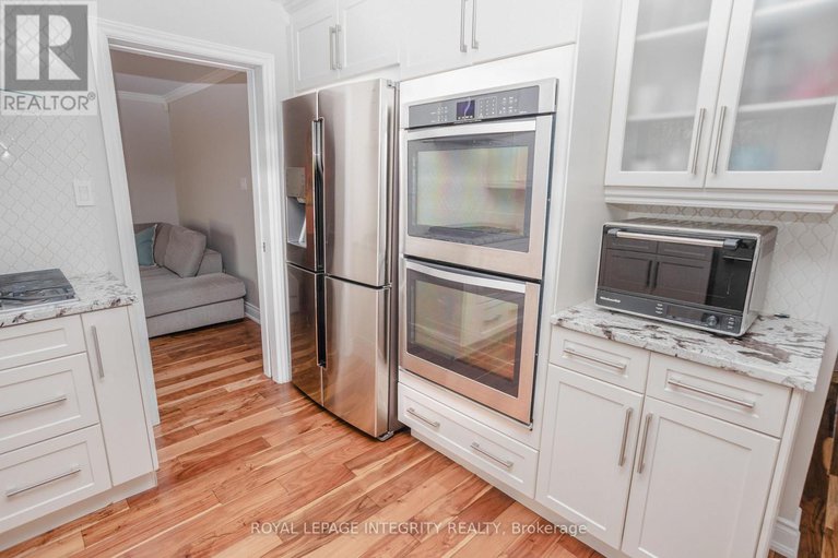 28979625/1055-plante-drive/hunt-clubwestern-community/ottawa/ontario/K1V9E5_12