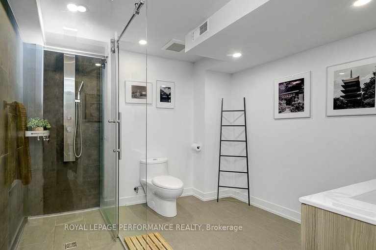 29674269/510-foxview-place/cfb-rockcliffe-and-area/ottawa/ontario/K1K4C4_41