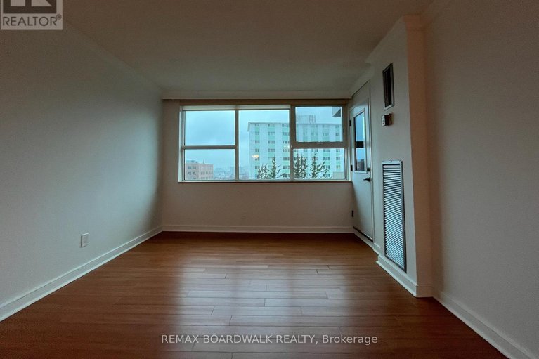 29597974/403-555-brittany-drive/viscount-alexander-park/ottawa/ontario/K1K4C5_7