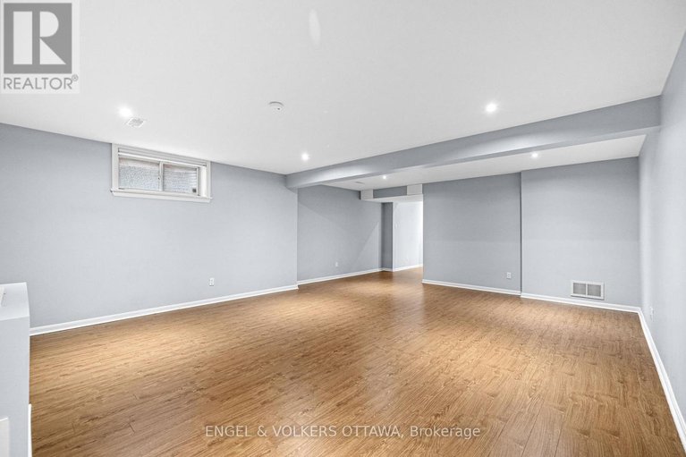 28329498/2368-virginia-drive/urbandale-acres/ottawa/ontario/K1H6S2_36