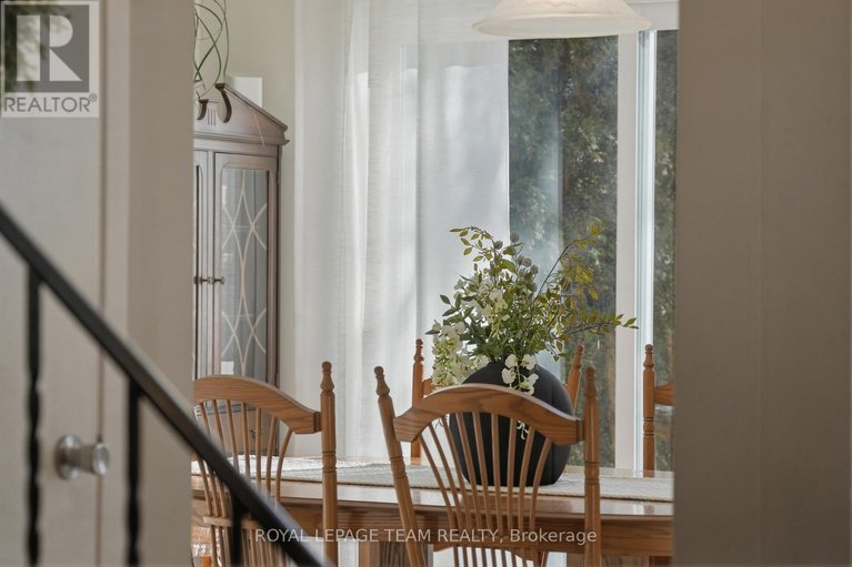 29452274/67-castlefrank-road/glencairnhazeldean/ottawa/ontario/K2L2E6_19