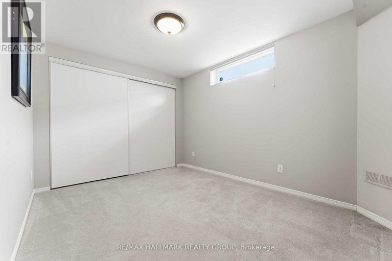 29634994/29-birchfield-avenue/emerald-meadowstrailwest/ottawa/ontario/K2M2N5_29