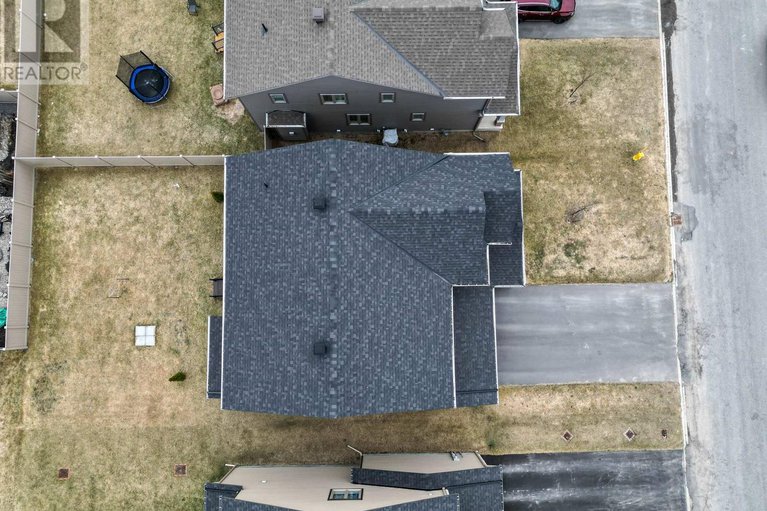 28678641/668-parkview-terrace/village-of-russell/russell/ontario/K4R0C7_5