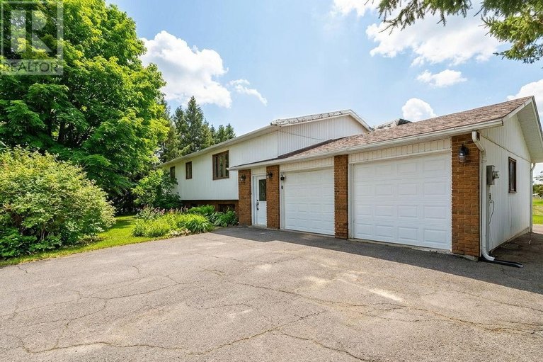 29577963/1386-johnston-drive/greely/ottawa/ontario/K4P1A6_1