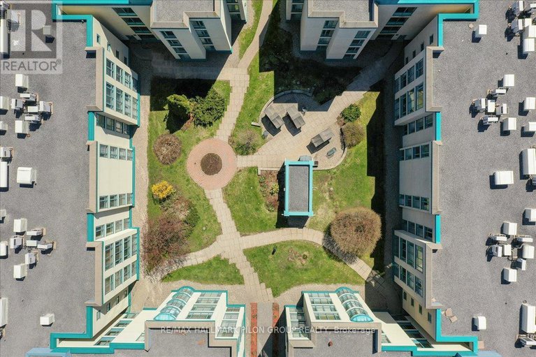 29253758/505-330-centrum-boulevard/bilberry-creekqueenswood-heights/ottawa/ontario/K1E3W2_16