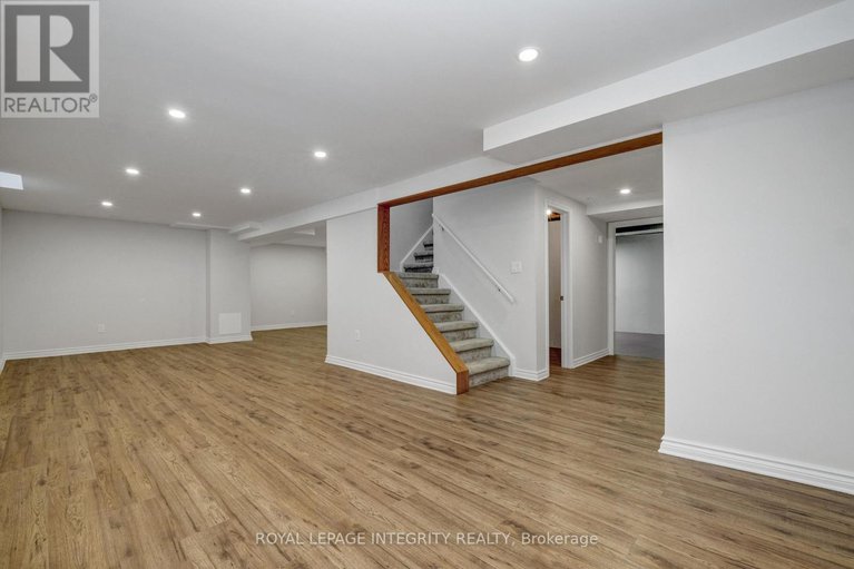 29232171/2177-lenester-avenue/mckellar-heightsglabar-park/ottawa/ontario/K2A4A9_30