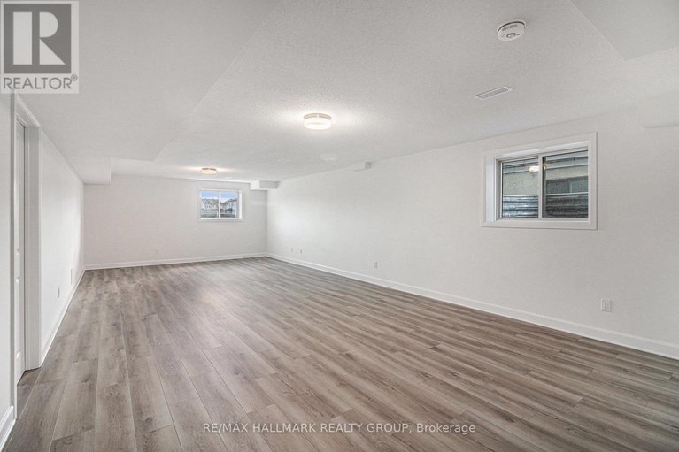 29086225/526-reflection-street/orleans-village/ottawa/ontario/K1W0S8_34