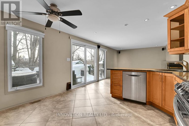 29312141/152-burnetts-grove-circle/pheasant-run/ottawa/ontario/K2J1S9_13