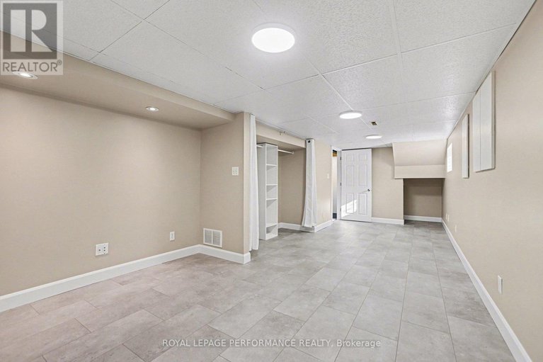 29322377/975-sheridan-avenue/carlington/ottawa/ontario/K1Z6M4_18