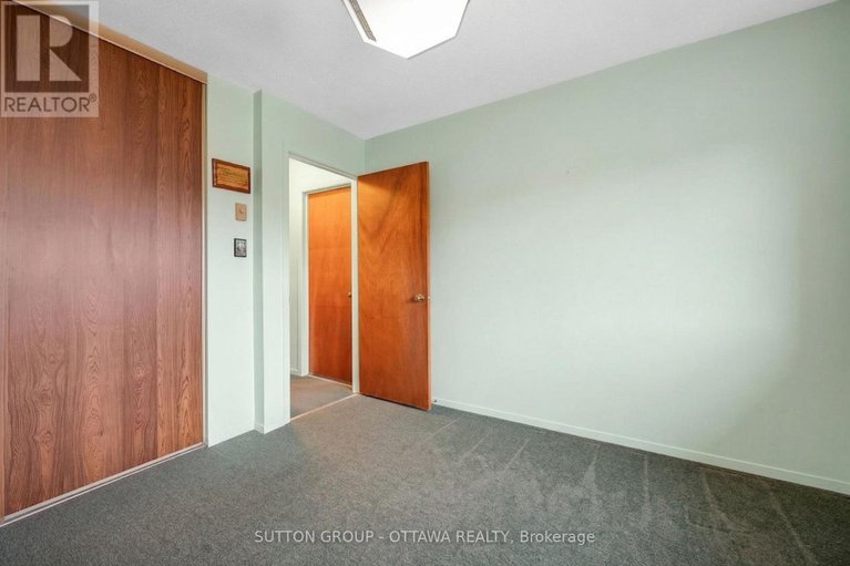 29589925/1112-st-pierre-street/convent-glen-south/ottawa/ontario/K1C1L5_17