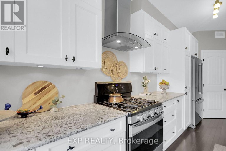 28328469/132-gracewood-crescent/blossom-parkkemp-parkfindlay-creek/ottawa/ontario/K1T0J5_10