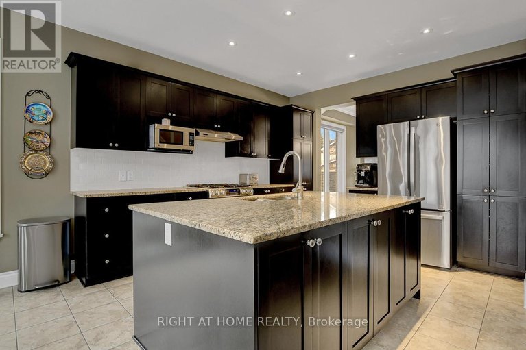 29641405/701-everlasting-crescent/springridgeeast-village/ottawa/ontario/K4A0K2_16