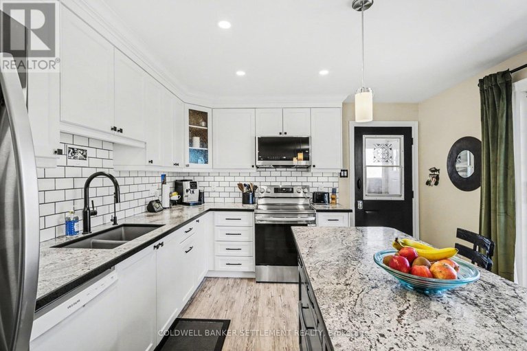 29630957/5907-hwy-43-highway/drummondnorth-elmsley-north-elmsley-twp/drummondnorth-elmsley/ontario/K7H3C7_12