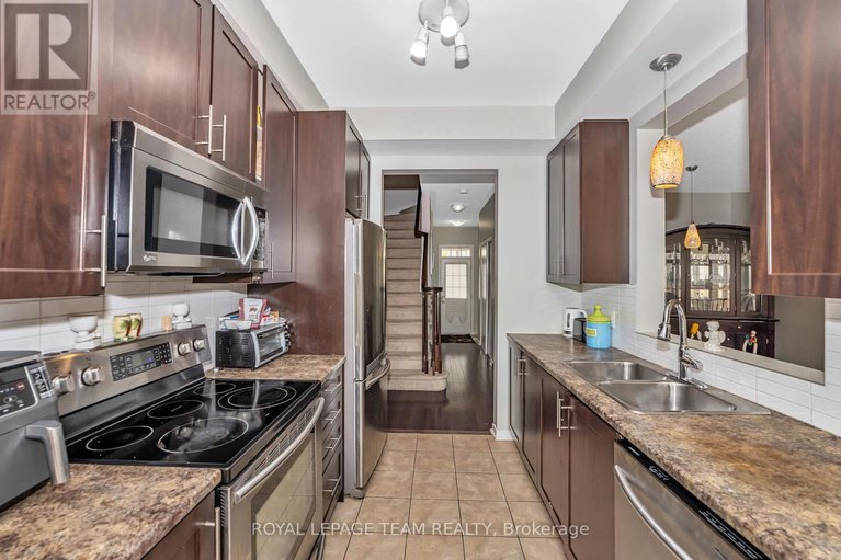 28438755/625-pepperville-crescent/emerald-meadowstrailwest/ottawa/ontario/K2M0E8_5