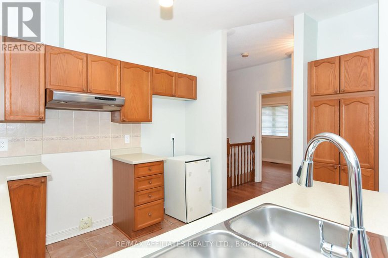 28479227/1980-scully-way-s/fallingbrookgardenway-south/ottawa/ontario/K4A4H2_9