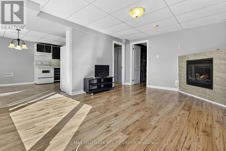 28939841/1354-gaultois-avenue/chateauneuf/ottawa/ontario/K1C3G6_21