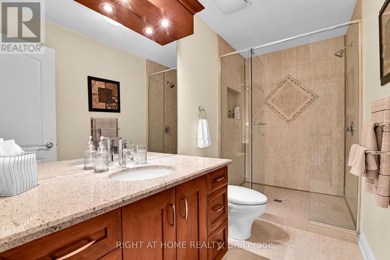 29635424/131-issam-private/ellwood/ottawa/ontario/K1T4B6_25