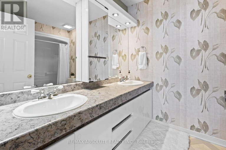 29046801/22-banting-crescent/beaverbrook/ottawa/ontario/K2K1P4_28