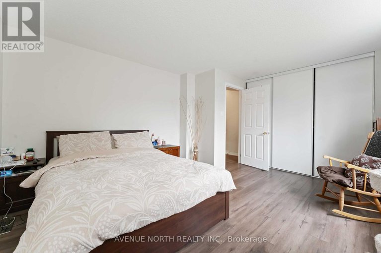 29144847/32-1741-lamoureux-drive/queenswood-heights-south/ottawa/ontario/K1E2N3_17