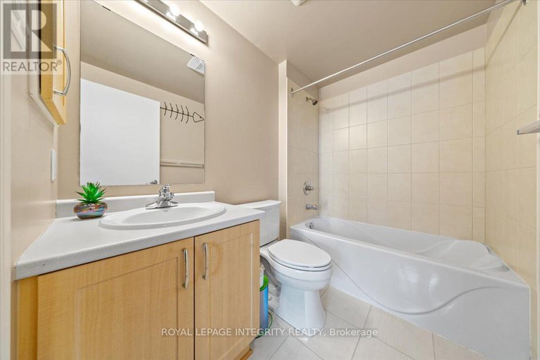 28757556/1604-70-landry-street/vanier/ottawa/ontario/K1L0A8_21