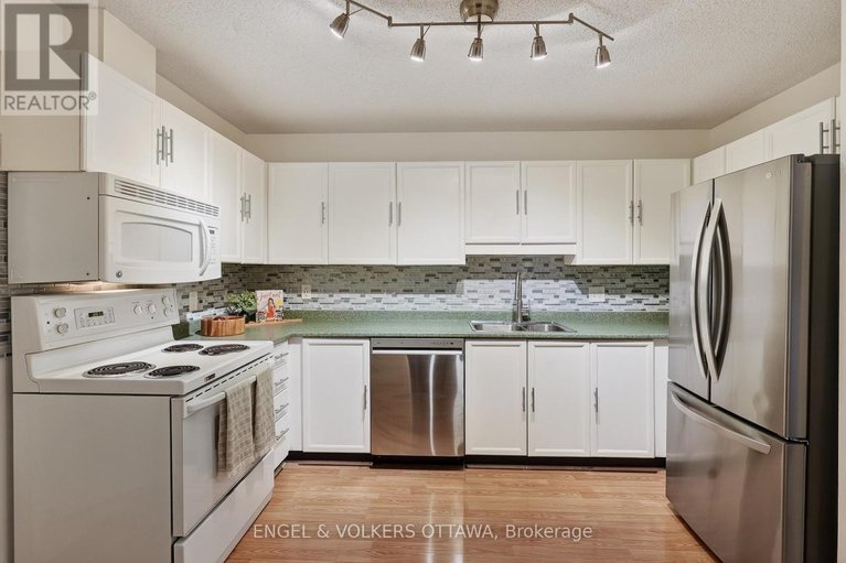 29581107/208-6-terrace-drive/westcliffe-estates/ottawa/ontario/K2H9J2_8