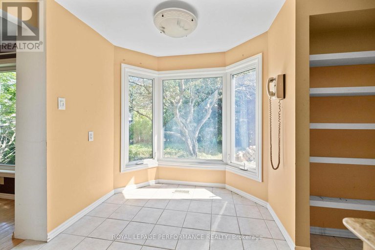 28857396/198-park-grove-drive/queenswood-heights-south/ottawa/ontario/K1E2T1_14