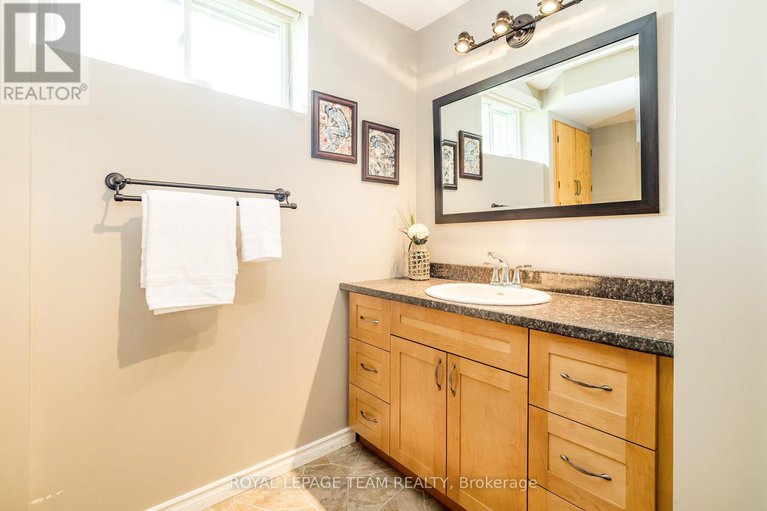 28642297/1234-kinburn-side-road/dunrobin/ottawa/ontario/K0A3M0_32