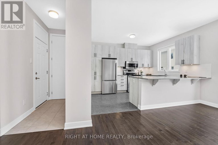 29218592/30-chasing-grove/btwn-franktown-rd-fallowfield-rd/ottawa/ontario/K0A2Z0_13