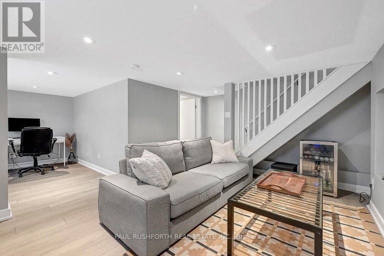 29248998/375-winston-avenue/westboro-west/ottawa/ontario/K2A1Y7_21