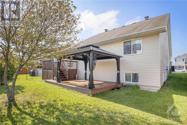 27483149/22-frieday-street/campbellbrook-village/arnprior/ontario/K7S0A6_26