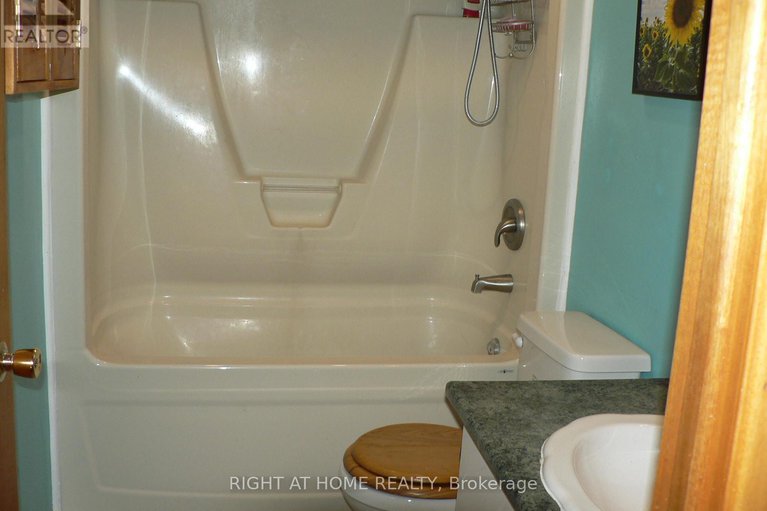 28820223/79-st-lawrence-street/ingleside/south-stormont/ontario/K0C1M0_10