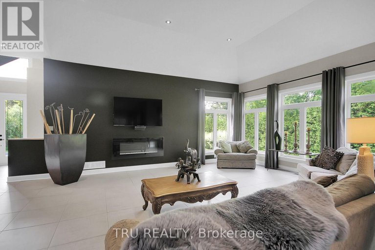 28474227/7909-parkway-road/osgoode-twp-north-of-reg-rd-6/ottawa/ontario/K0A2P0_6