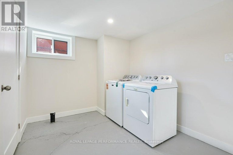 29470897/624-clarke-avenue/castle-heightsrideau-high/ottawa/ontario/K1K0Y7_34