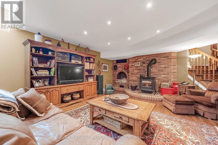 28343367/6980-mansfield-road/btwn-franktown-rd-fallowfield-rd/ottawa/ontario/K2S1B8_35