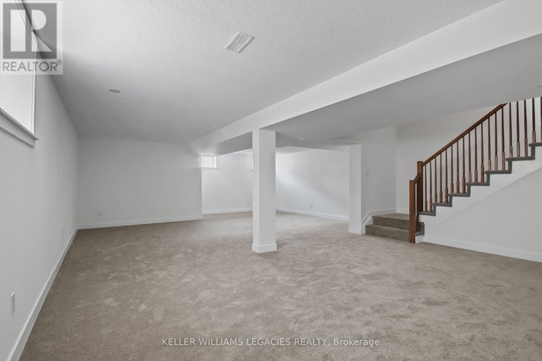 28608442/11-mendoza-way/emerald-meadowstrailwest/ottawa/ontario/K2S1B6_35