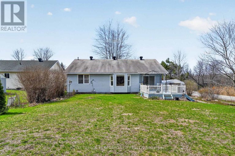 29652212/63-columbia-avenue/long-sault/south-stormont/ontario/K0C1P0_26