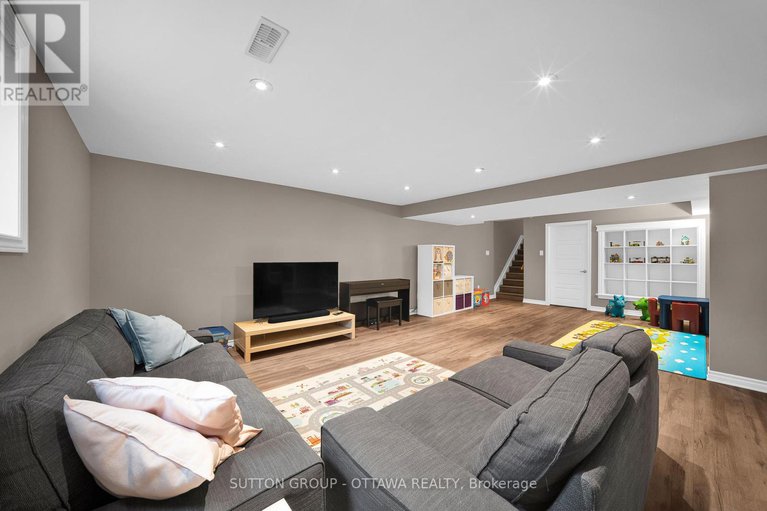 28813100/412-odessa-way/cedargrovefraserdale/ottawa/ontario/K2J5X7_37