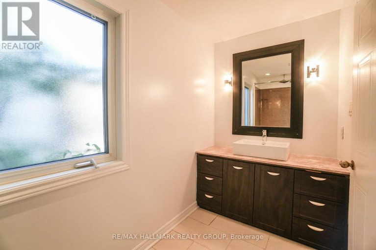 28925321/1020-grenon-avenue/fairfield-heights/ottawa/ontario/K2B8L8_24