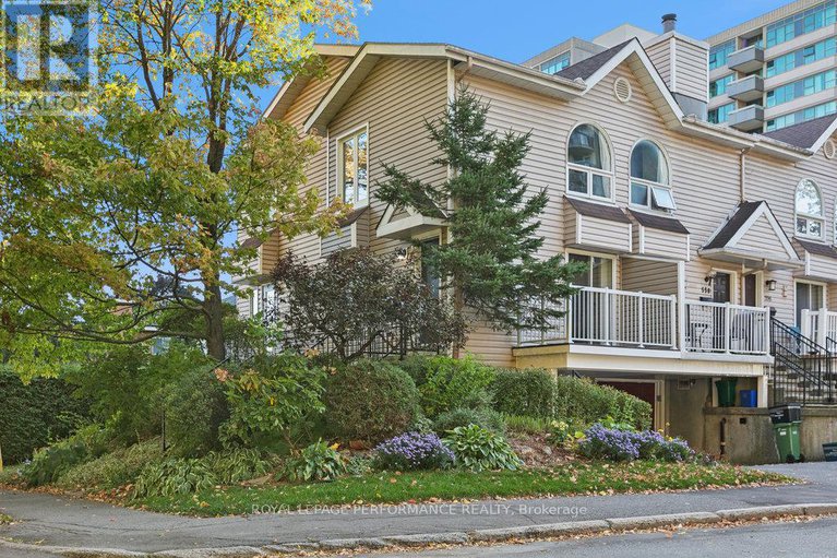 29032584/560-thomson-street/viscount-alexander-park/ottawa/ontario/K1K2J8_1