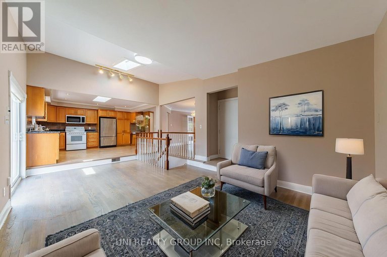 29578391/17-forest-park-avenue/city-viewskylinefisher-heightsparkwood-hills/ottawa/ontario/K2E5A2_9