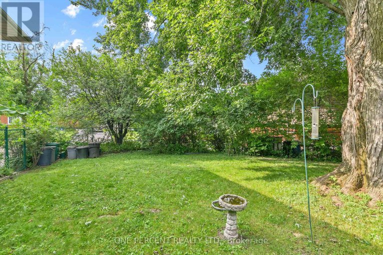28647610/1244-joyce-crescent/bel-air-heights/ottawa/ontario/K2C2M9_32