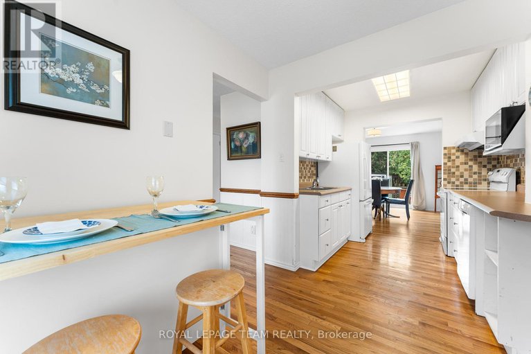28234836/107-melanie-crescent/glencairnhazeldean/ottawa/ontario/K2L2E4_30